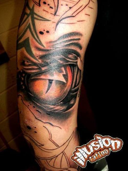 Large Eye Optical Illusion Tattoo On Arm